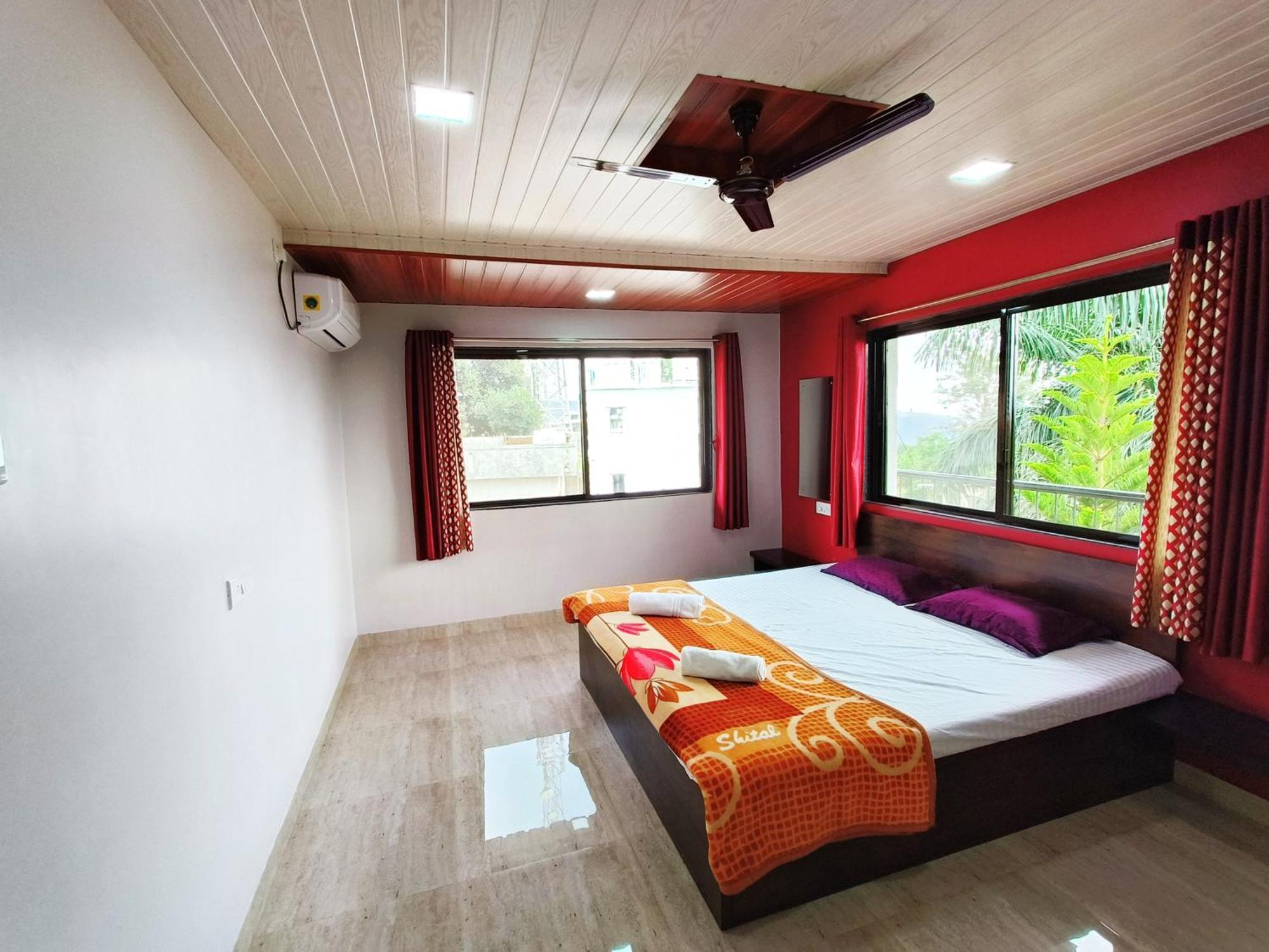 Crescent Homes * Panchgani