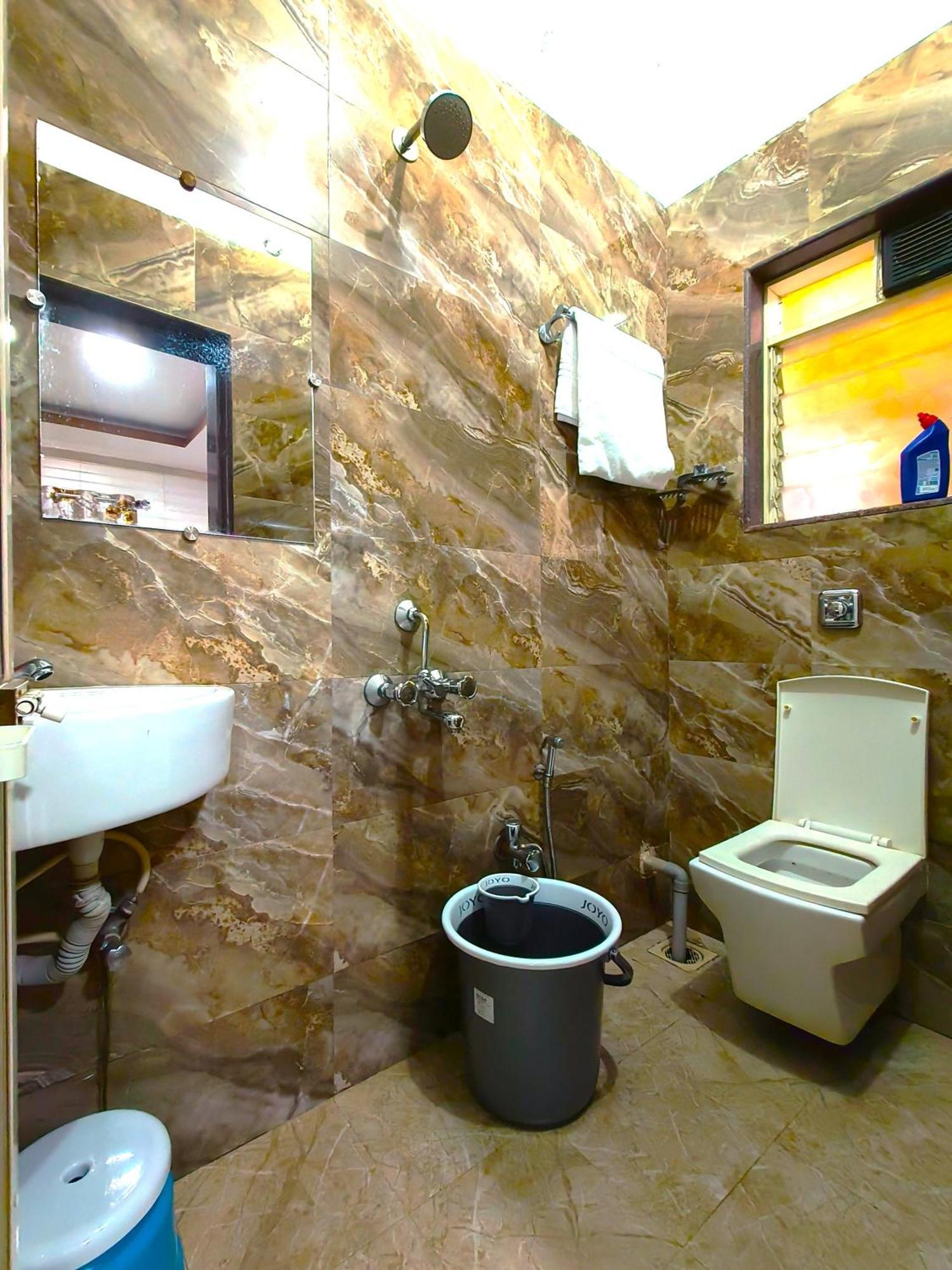 Crescent Homes * Panchgani